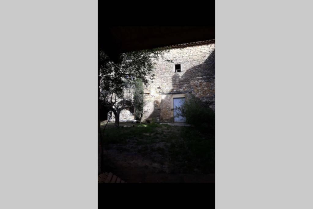 Gite A La Ferme Chaleureux Avec Animaux Et Ruisseau Sabran Luaran gambar